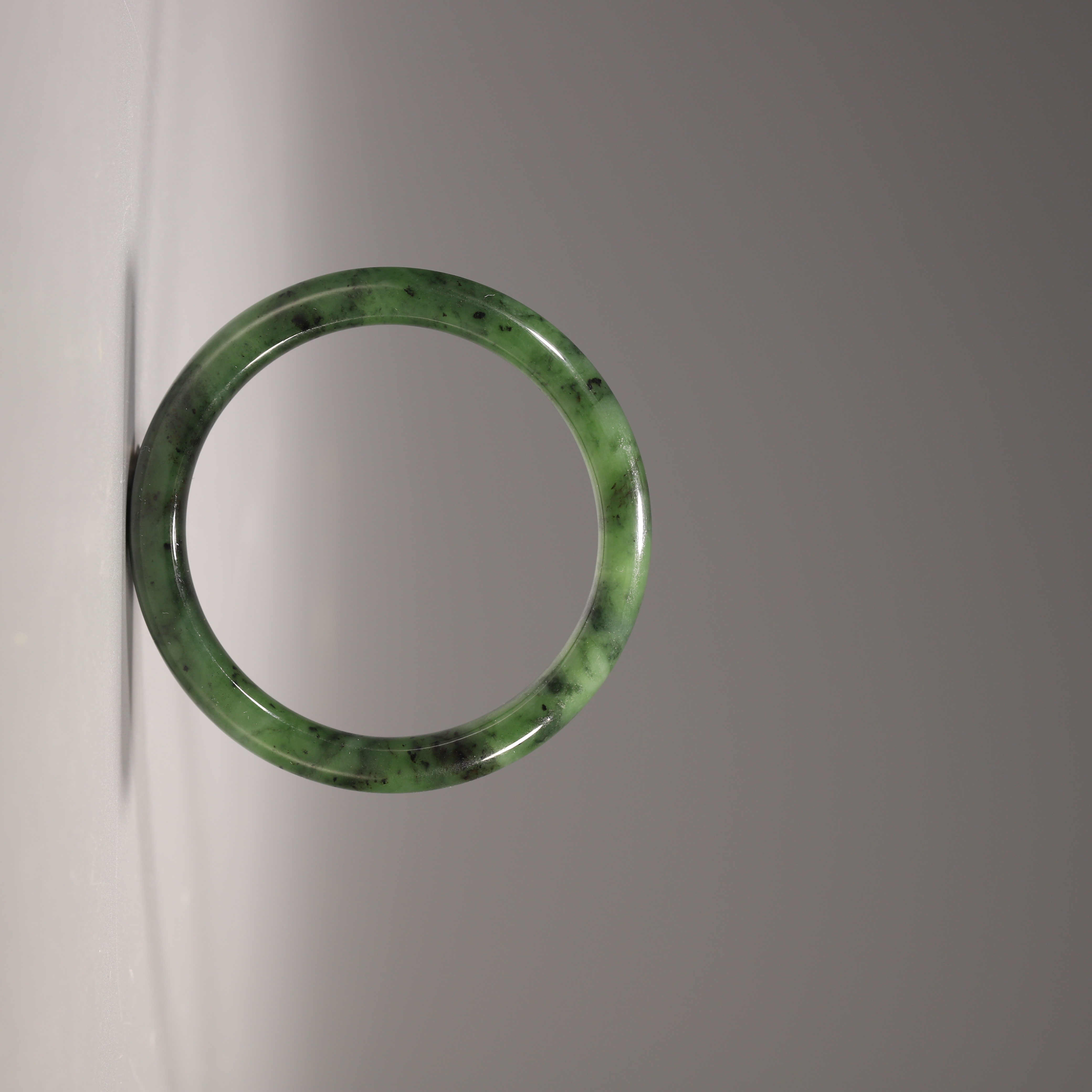 Lot38清代 和田玉碧玉摆件