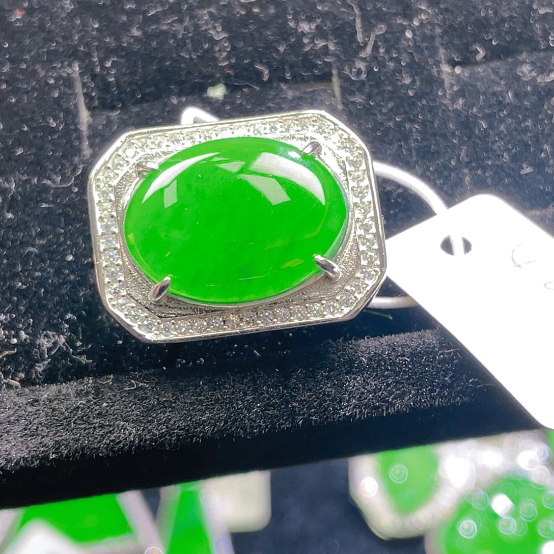 翡翠颈饰未镶嵌62，