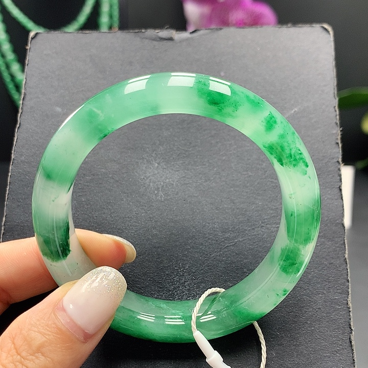 未镶嵌手镯石英质玉