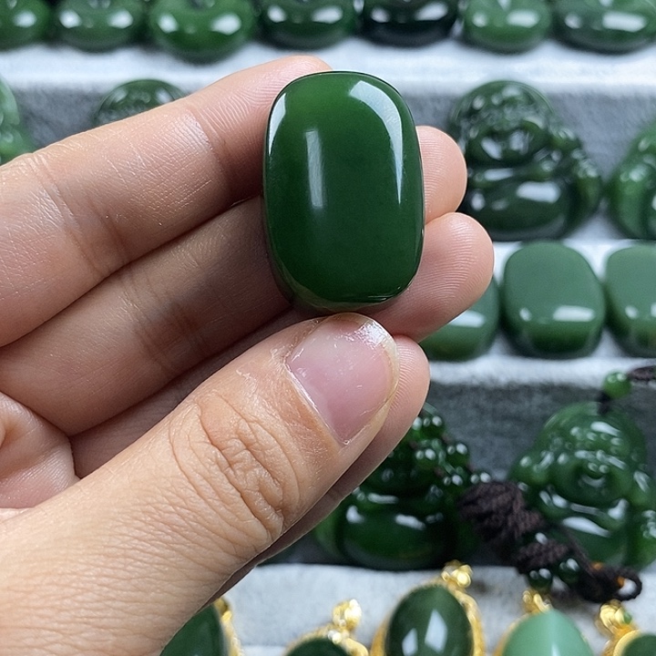 和田玉（碧玉）未镶嵌颈饰