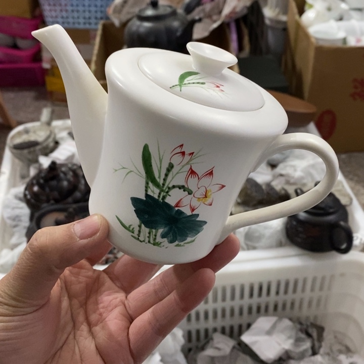 陶瓷艺术品及陶瓷壶