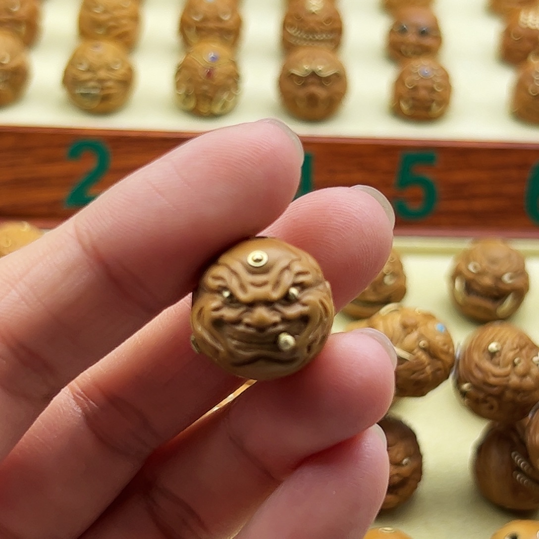 猴头核桃把件坏笑