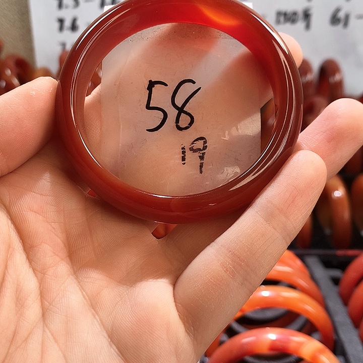 玛瑙/玉髓手镯未镶嵌