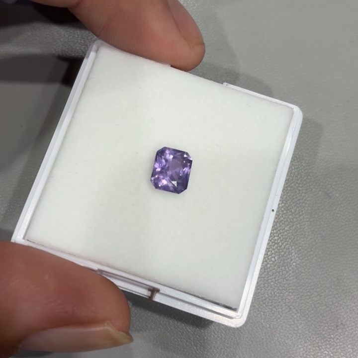 彩色蓝宝石裸石裸石1.77克拉