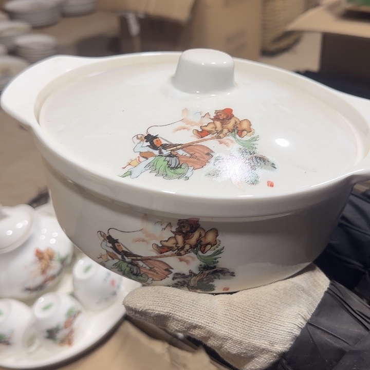 库存微瑕汤盆一个