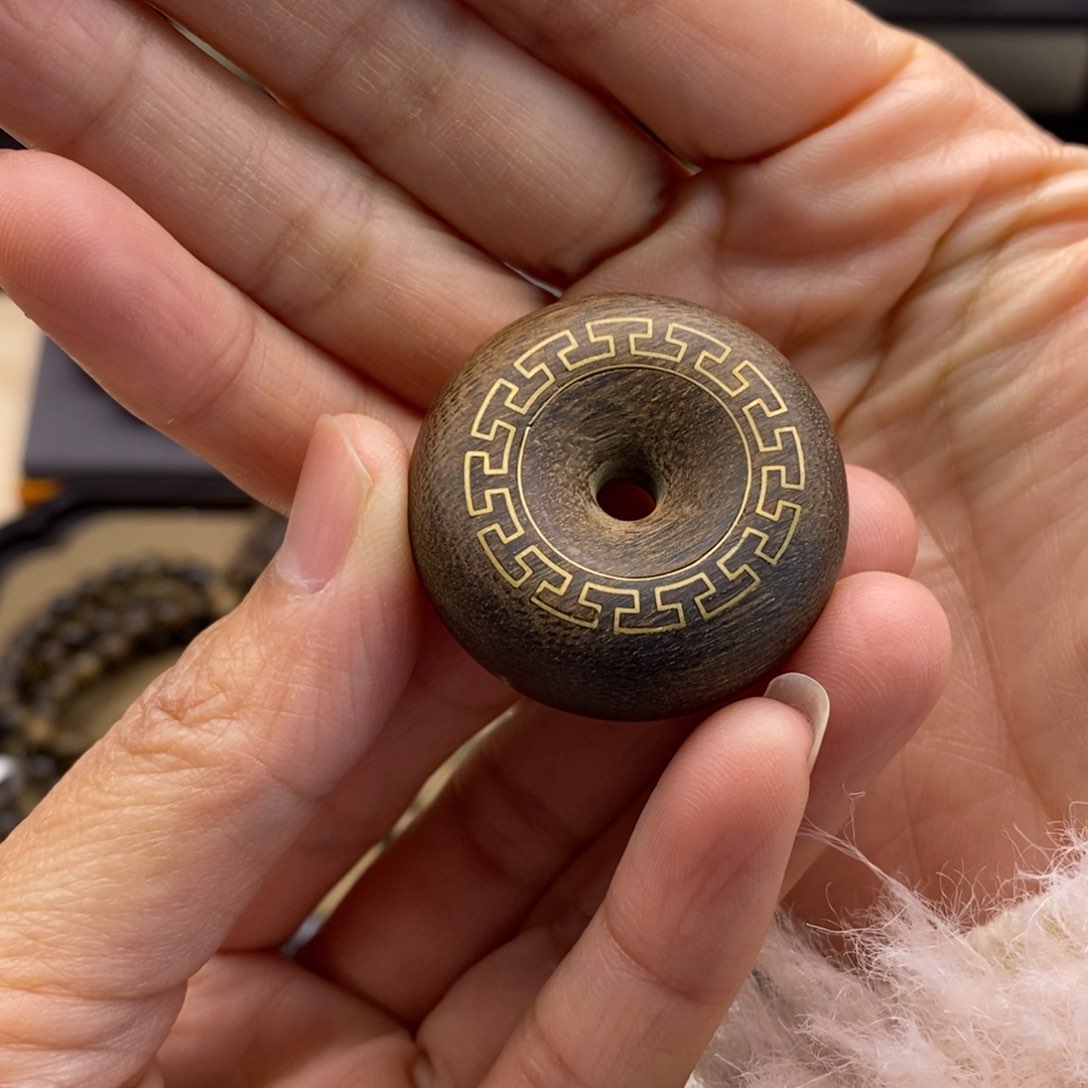 沉香吊坠卍越南芽庄白棋