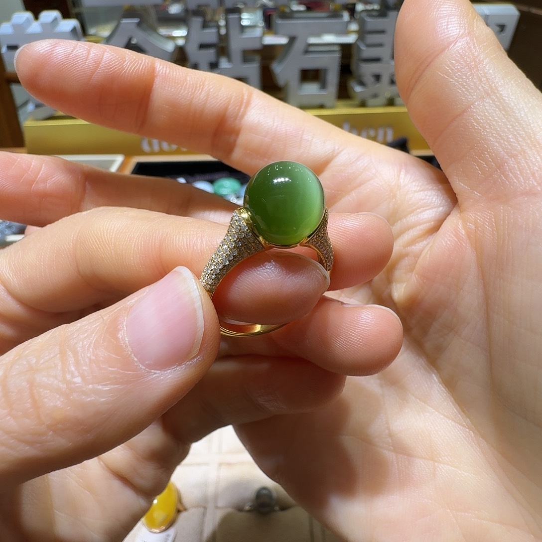 和田玉18K金镶嵌戒指