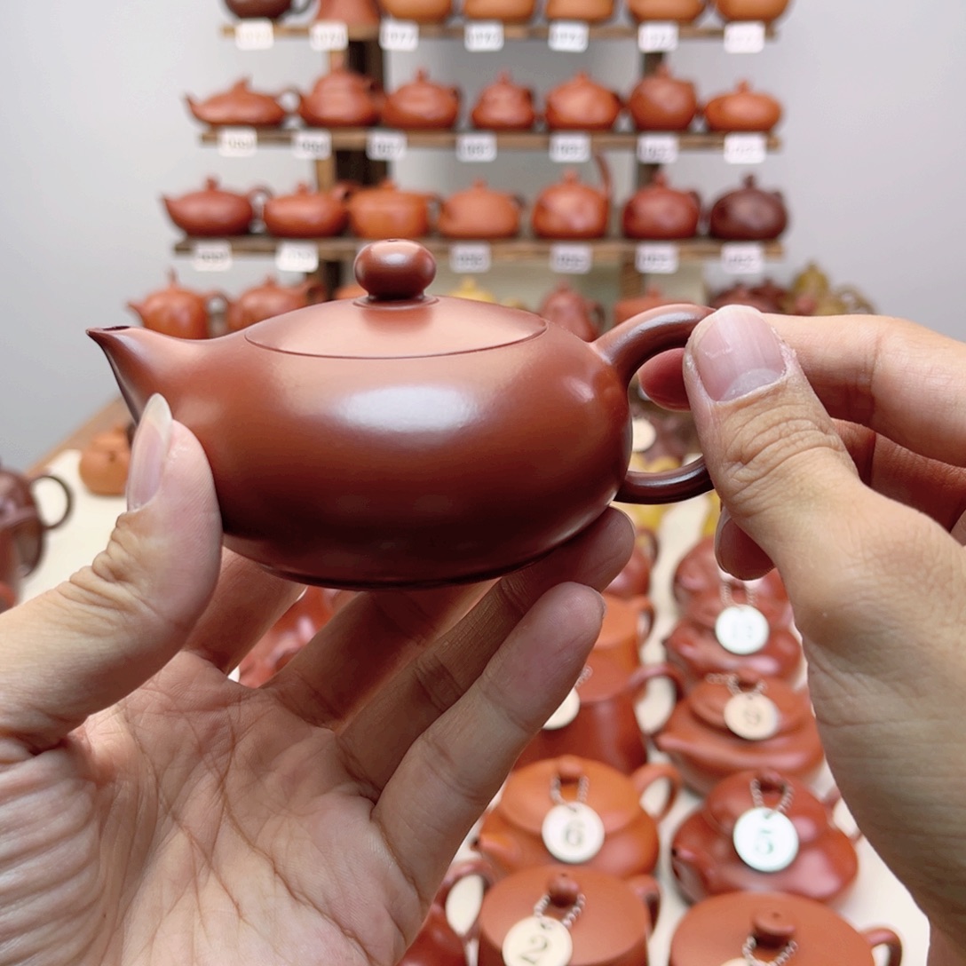 题***王茶壶紫砂凤雏水磨大红袍130