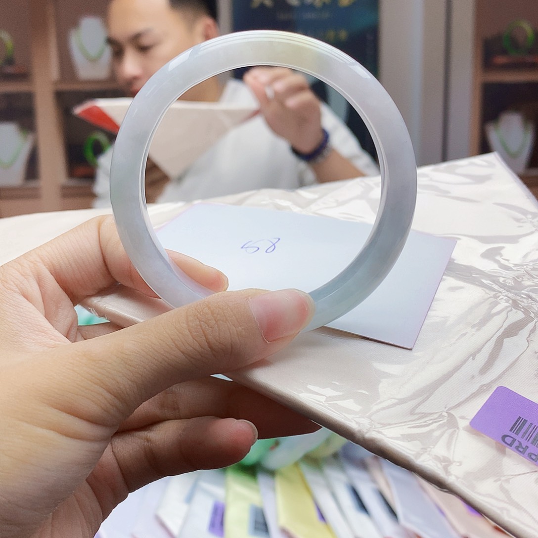 翡翠手镯未镶嵌56678889999999