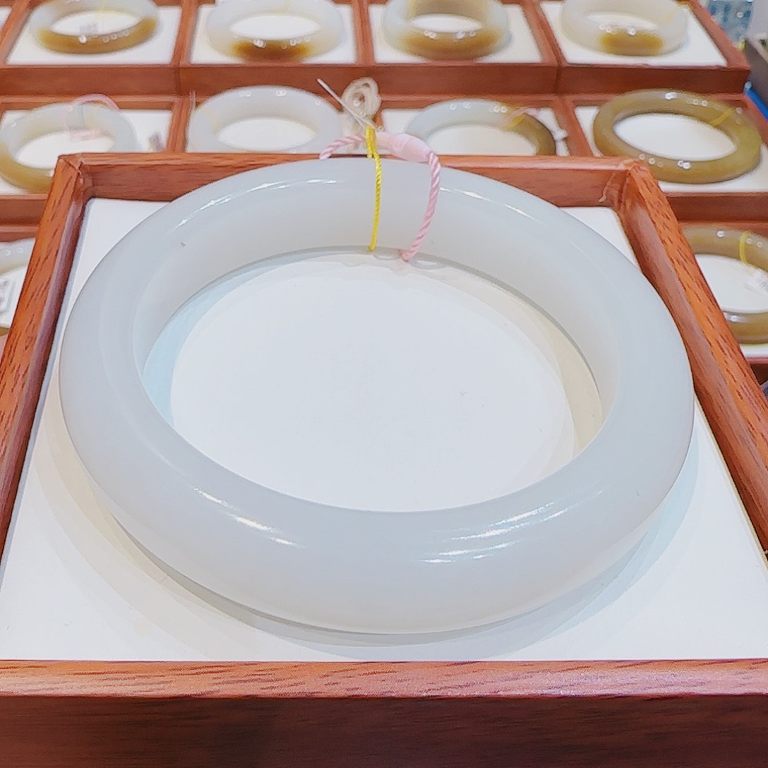 和田玉手镯未镶嵌六*姐羊脂白59