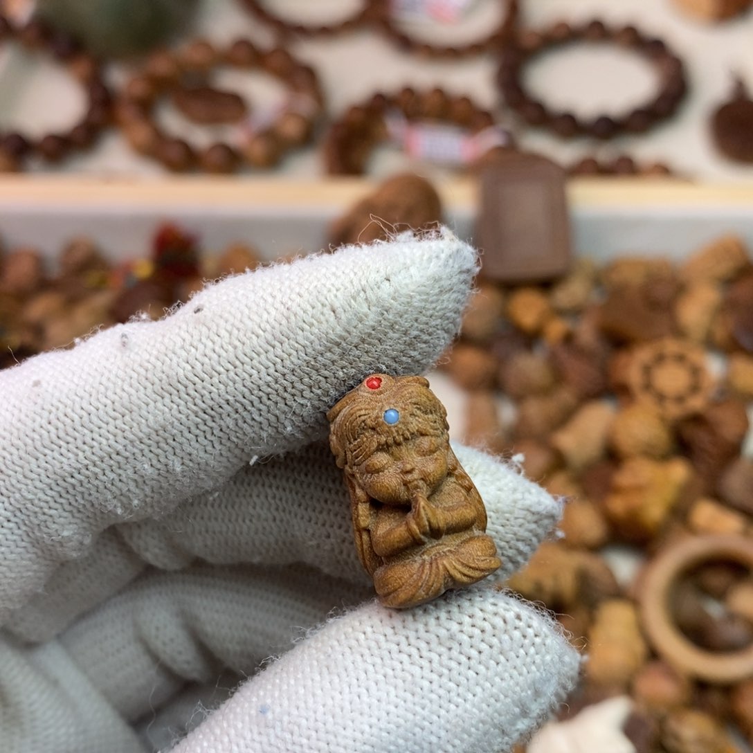 檀香木散珠印度迈索尔老山檀2.0*1.2瑕疵扎基