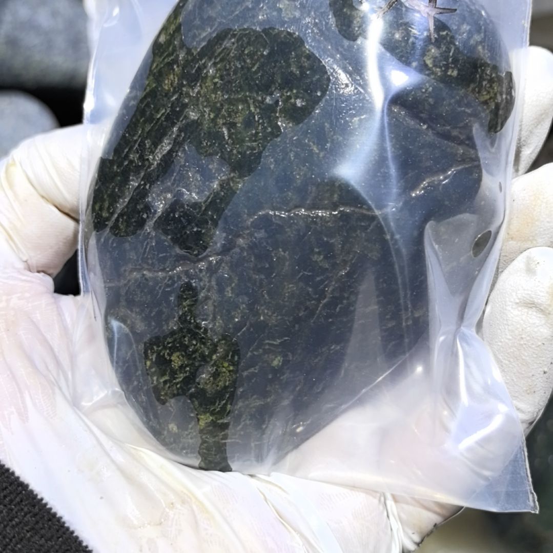 一***，藏玉药王石原石一个摆件