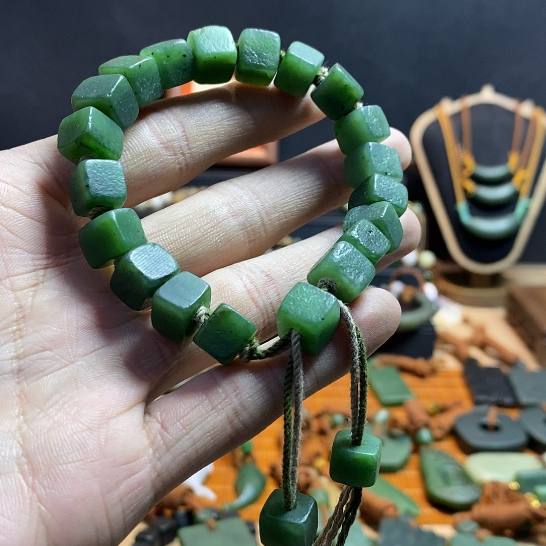 和田玉未镶嵌手链