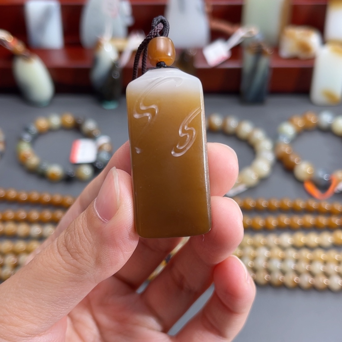 和田玉颈饰未镶嵌相*