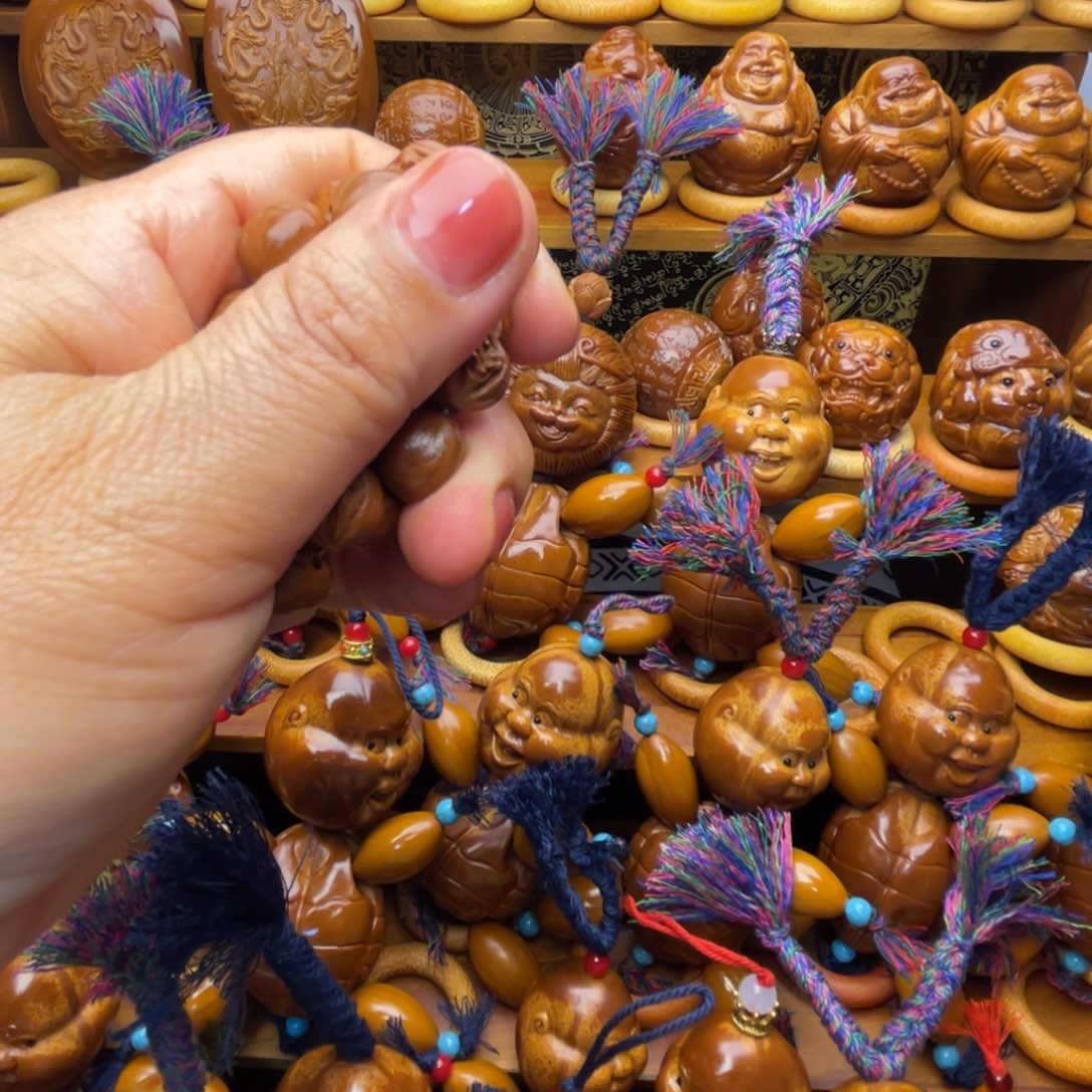 橄榄核吊坠龙纹桃核手串