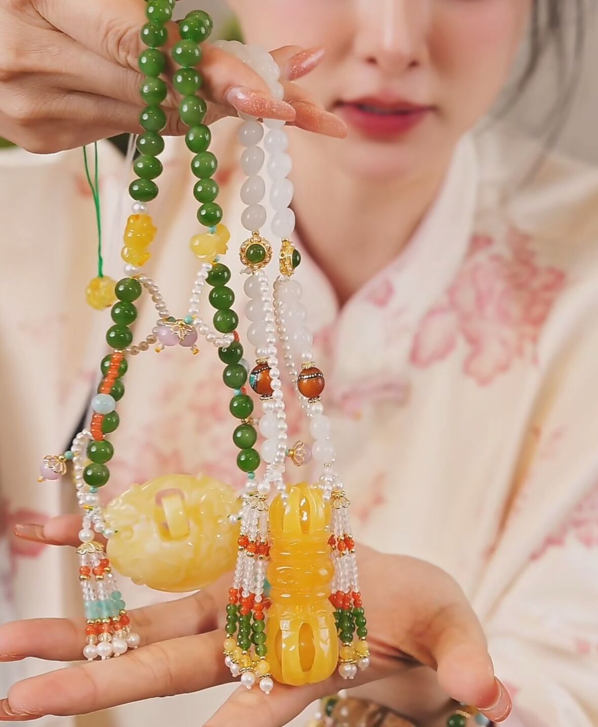 【宇涵珠宝】蜜蜡大杵杵白玉项链+蜜蜡锁碧玉项链套装-多样性发