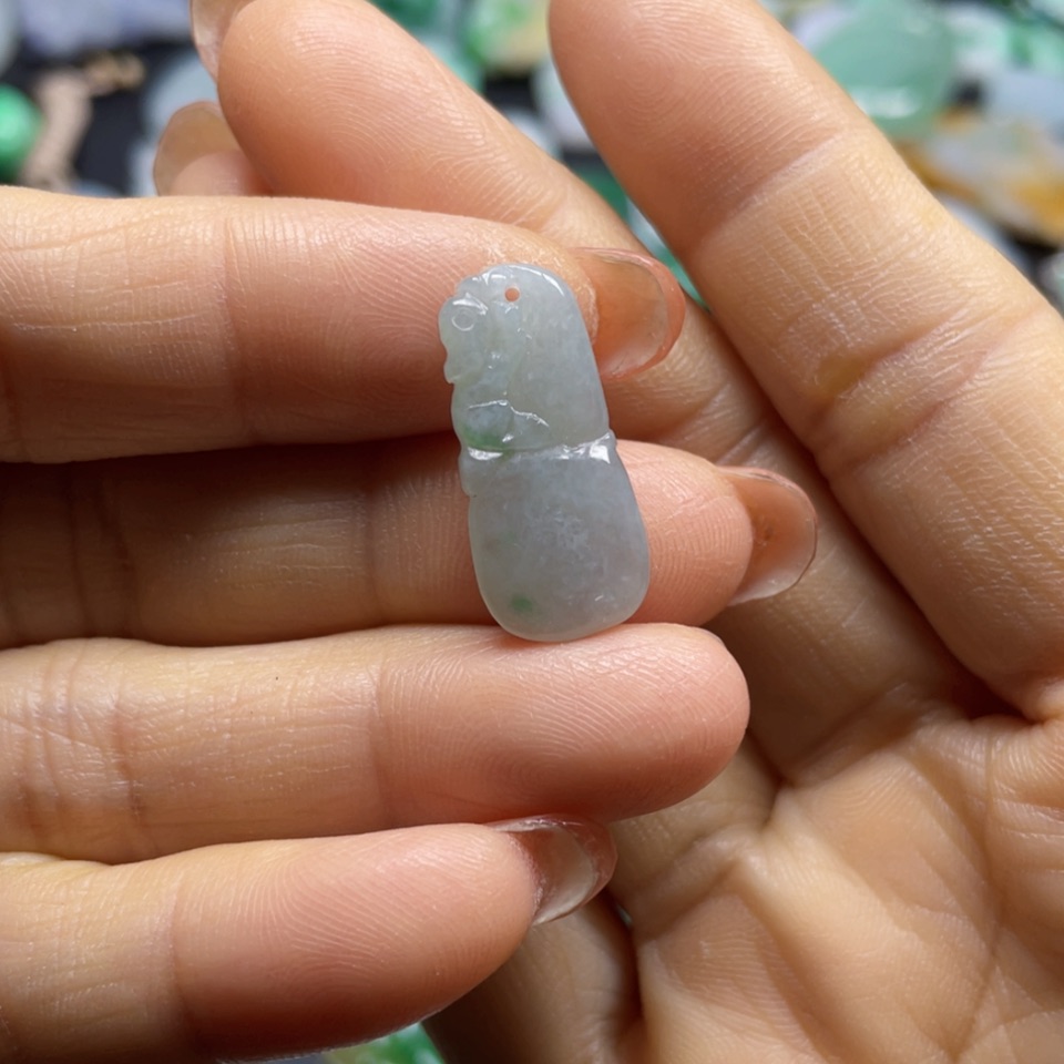 【闪购商品】翡翠颈饰未镶嵌红**娃翡翠吊坠