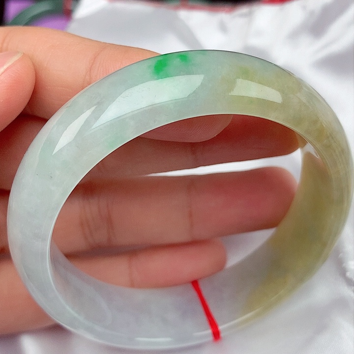 翡翠手镯未镶嵌58圈口