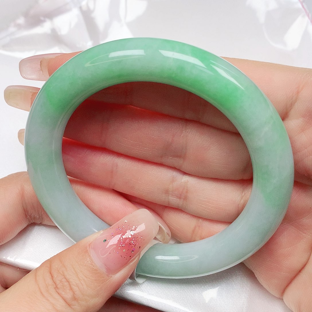 翡翠手镯未镶嵌抖音670