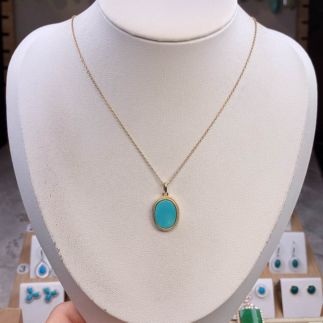 绿松石未镶嵌颈饰