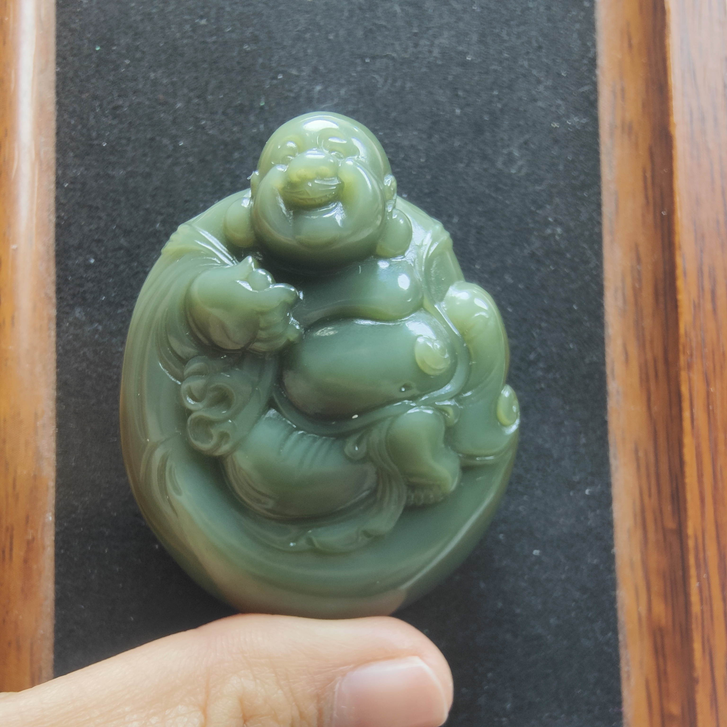 和田玉手工雕刻粉青弥勒佛吊坠