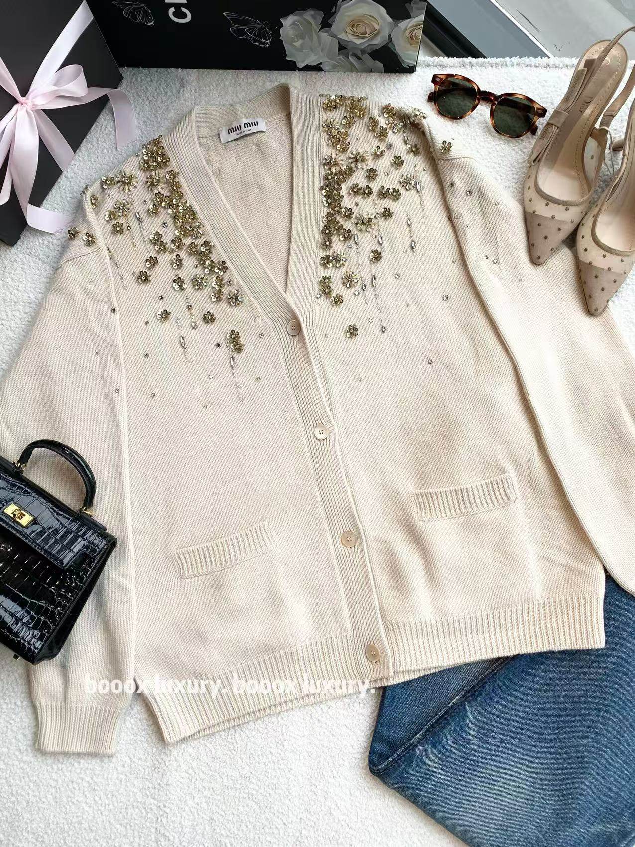 99新 MIU MIU/缪缪 cc1201 山羊绒 水钻针织羊绒开衫 42码 