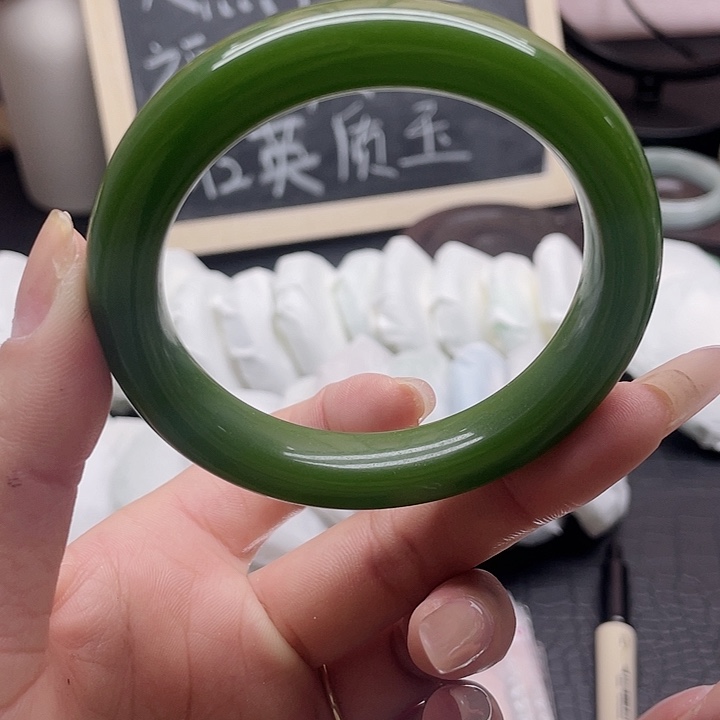 石英岩玉未镶嵌手镯7