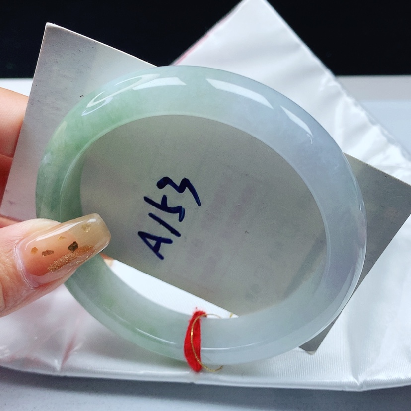 【闪购商品】翡翠手镯未镶嵌 正圈61+