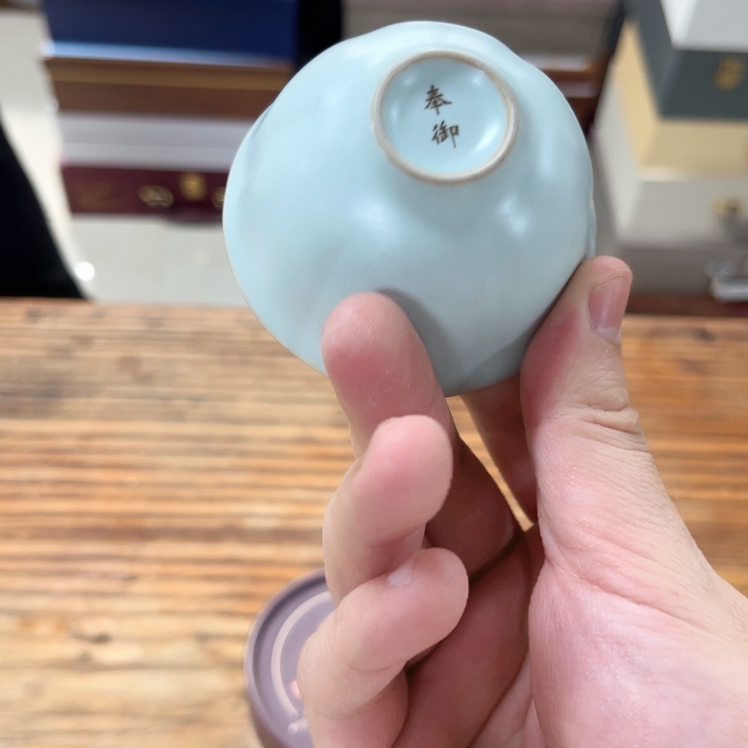 孤品茶具套装等。        
