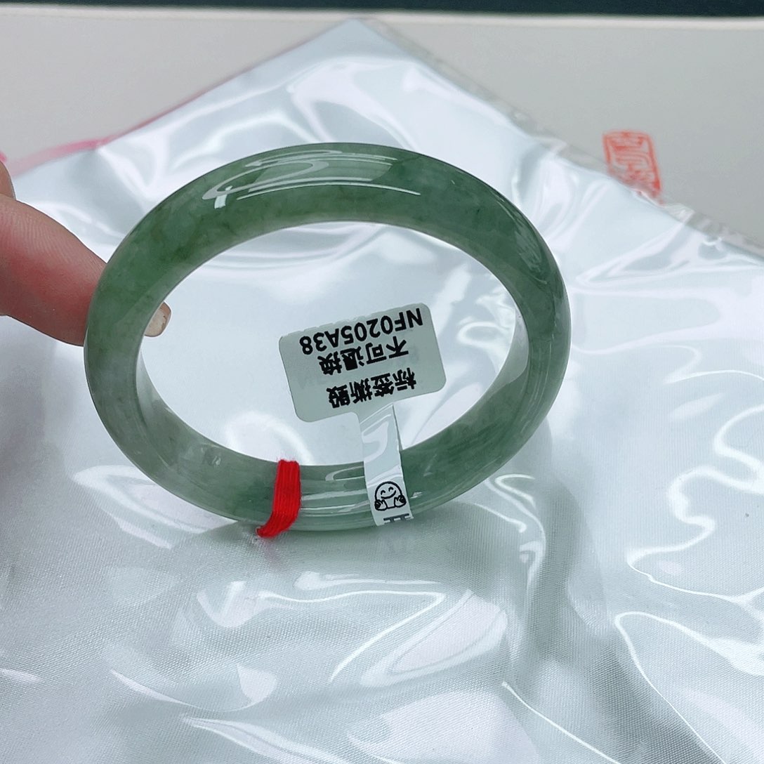 翡翠手镯未镶嵌正54.7
