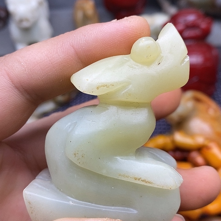 未镶嵌蛇纹石玉颈饰