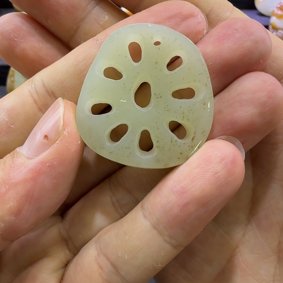 吊坠(赠链)未镶嵌和田玉新疆和田玉福利品不退不换介意勿拍