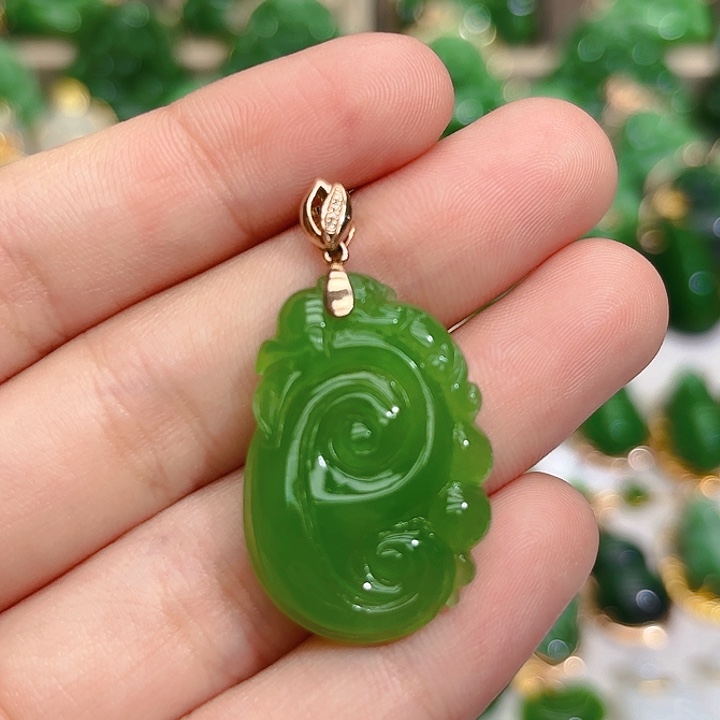 和田玉（碧玉）颈饰18K金镶嵌