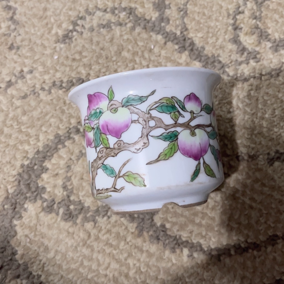 碟一个花盆一个一个