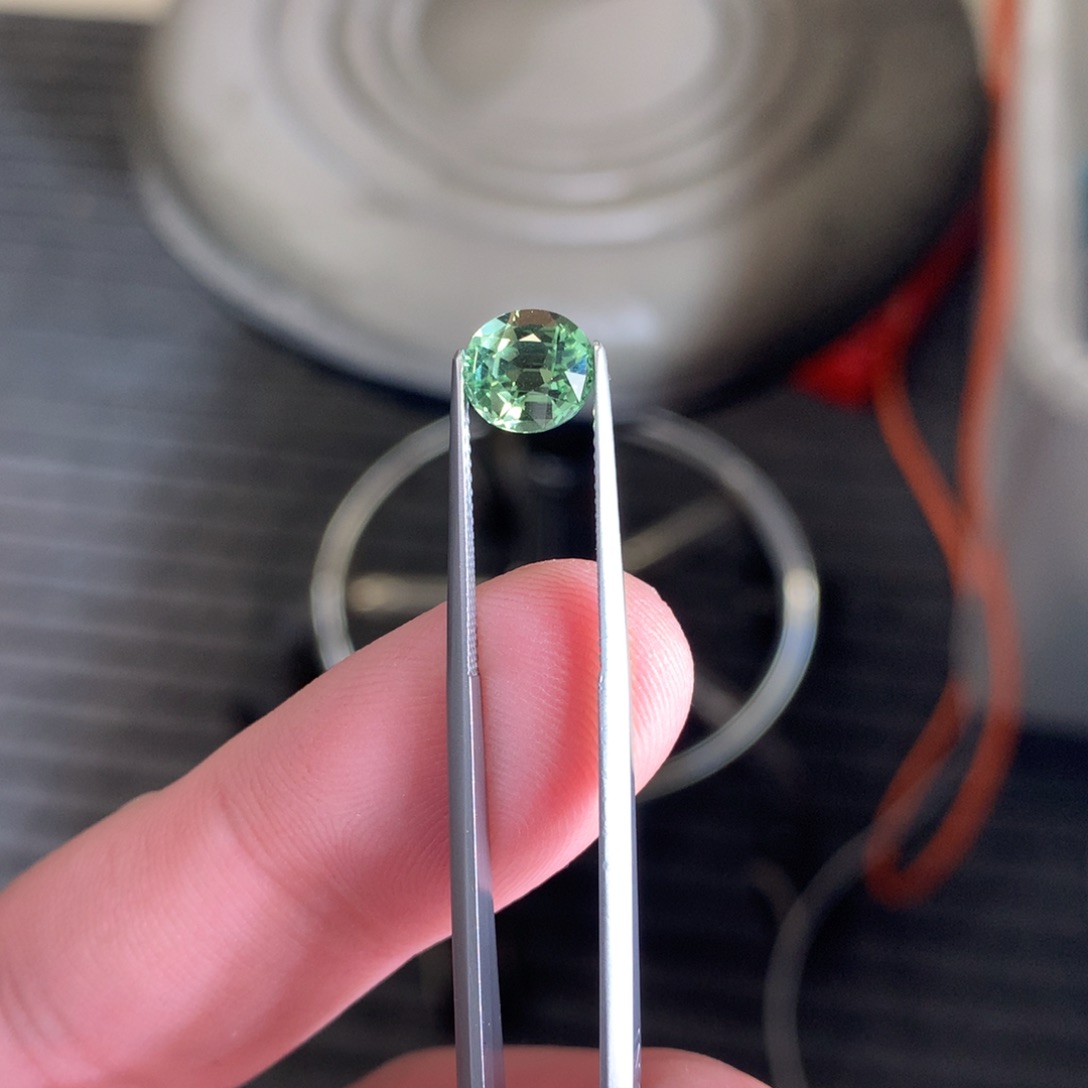 未镶嵌珠宝奇石碧玺1.88克拉薄荷绿绿碧玺