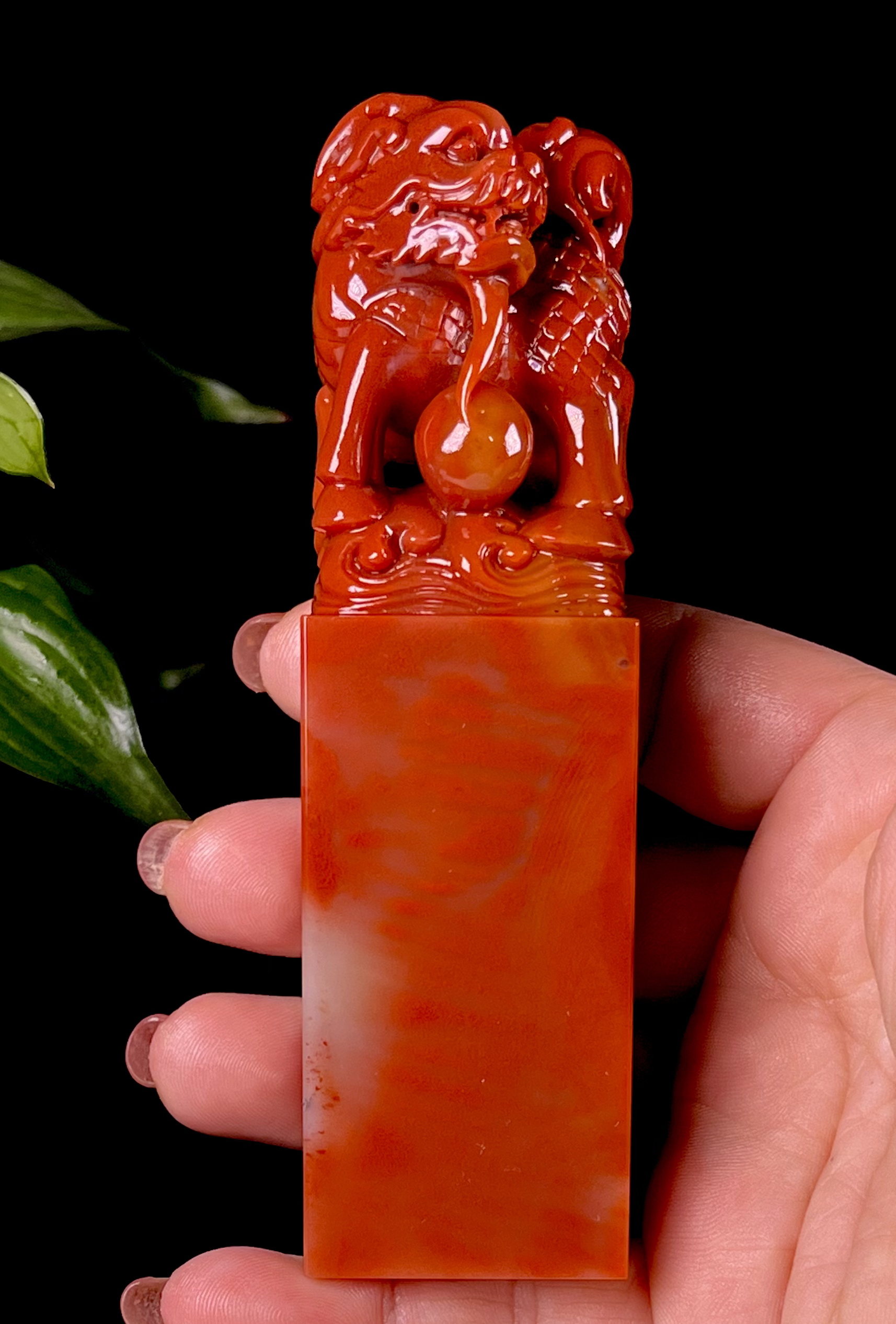 蜡烛五彩红麒麟印章 重228.6 克 尺寸3.1/3.1/11.2cm