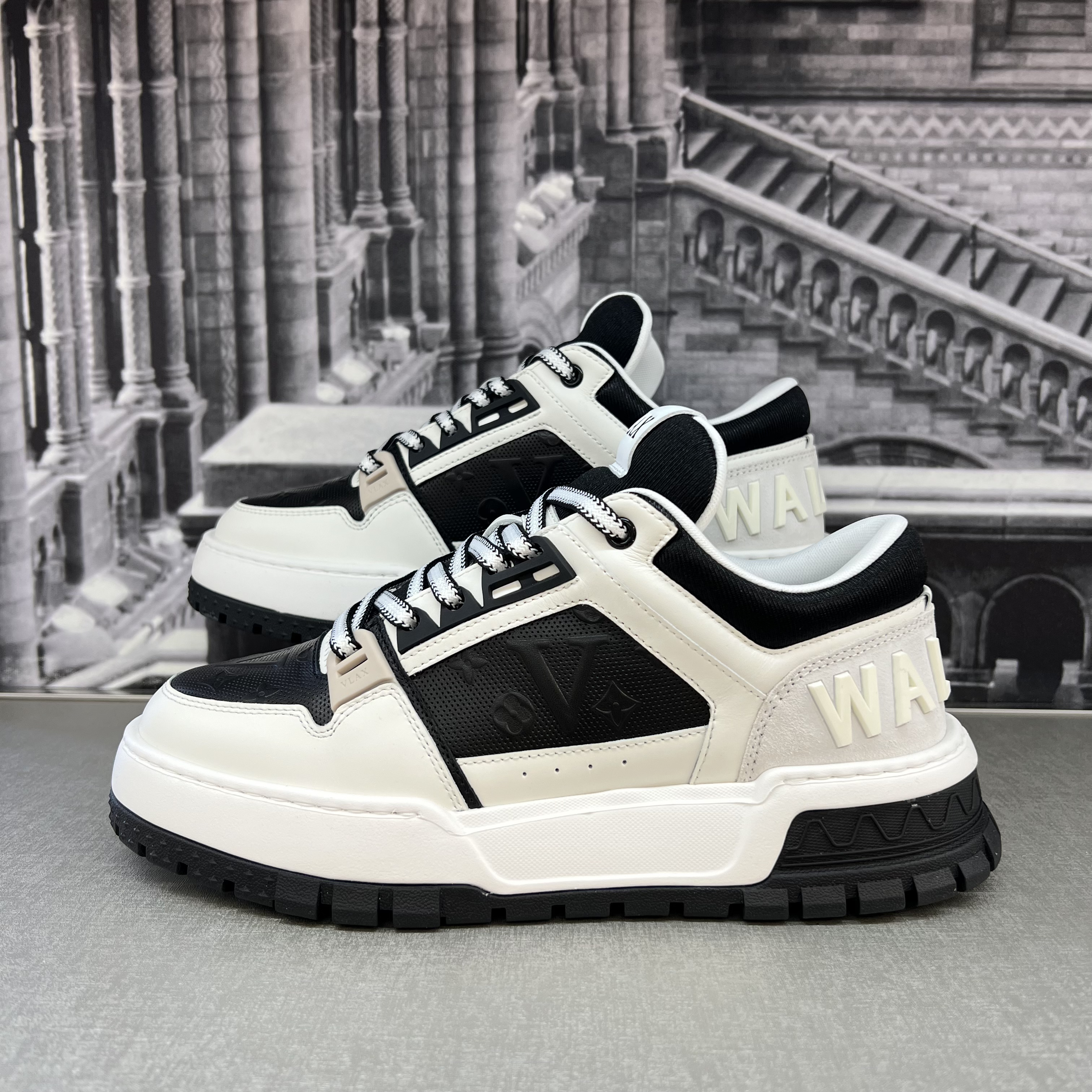 【光头家】V-LAX高端鞋子25新款休闲真皮百搭舒适安脚软底男士板鞋