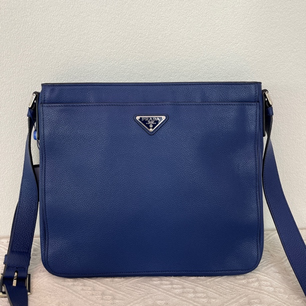 95新 Prada/普拉达 7785/男士休闲蓝色全皮单肩包