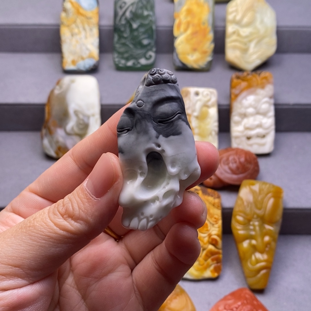 *****岫玉未镶嵌颈饰挂件