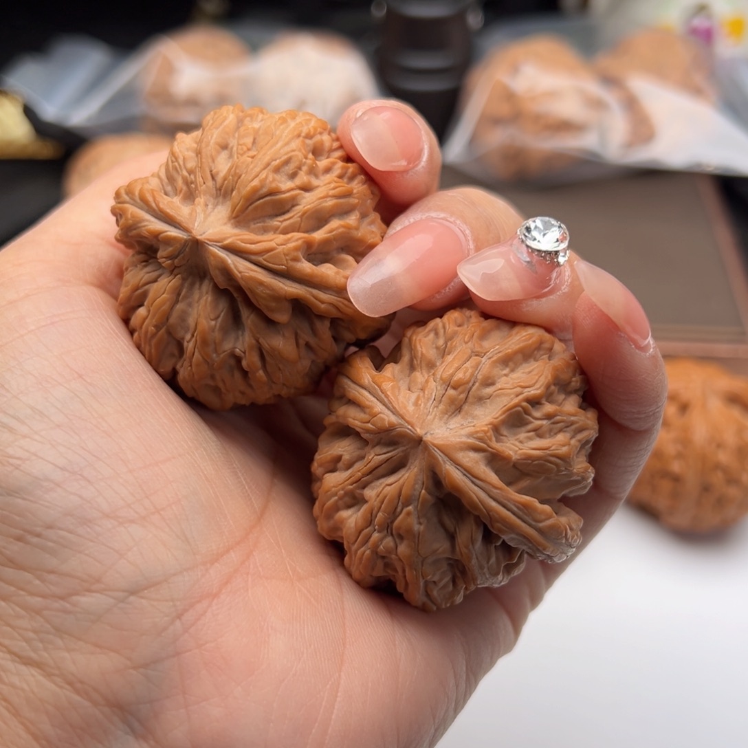 文玩核桃把件红锦鲤44