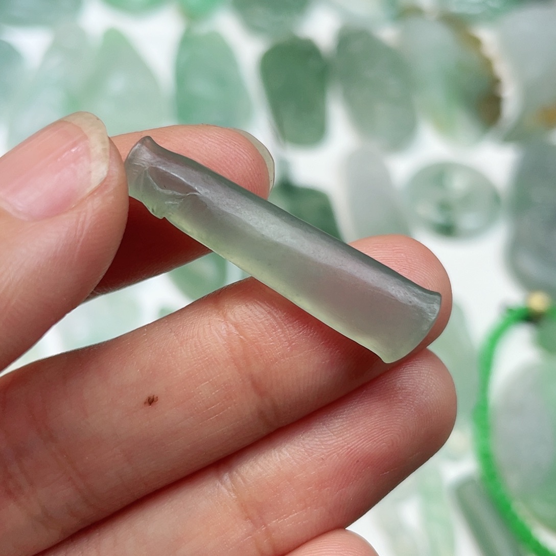 定制翡翠未镶嵌冰竹节