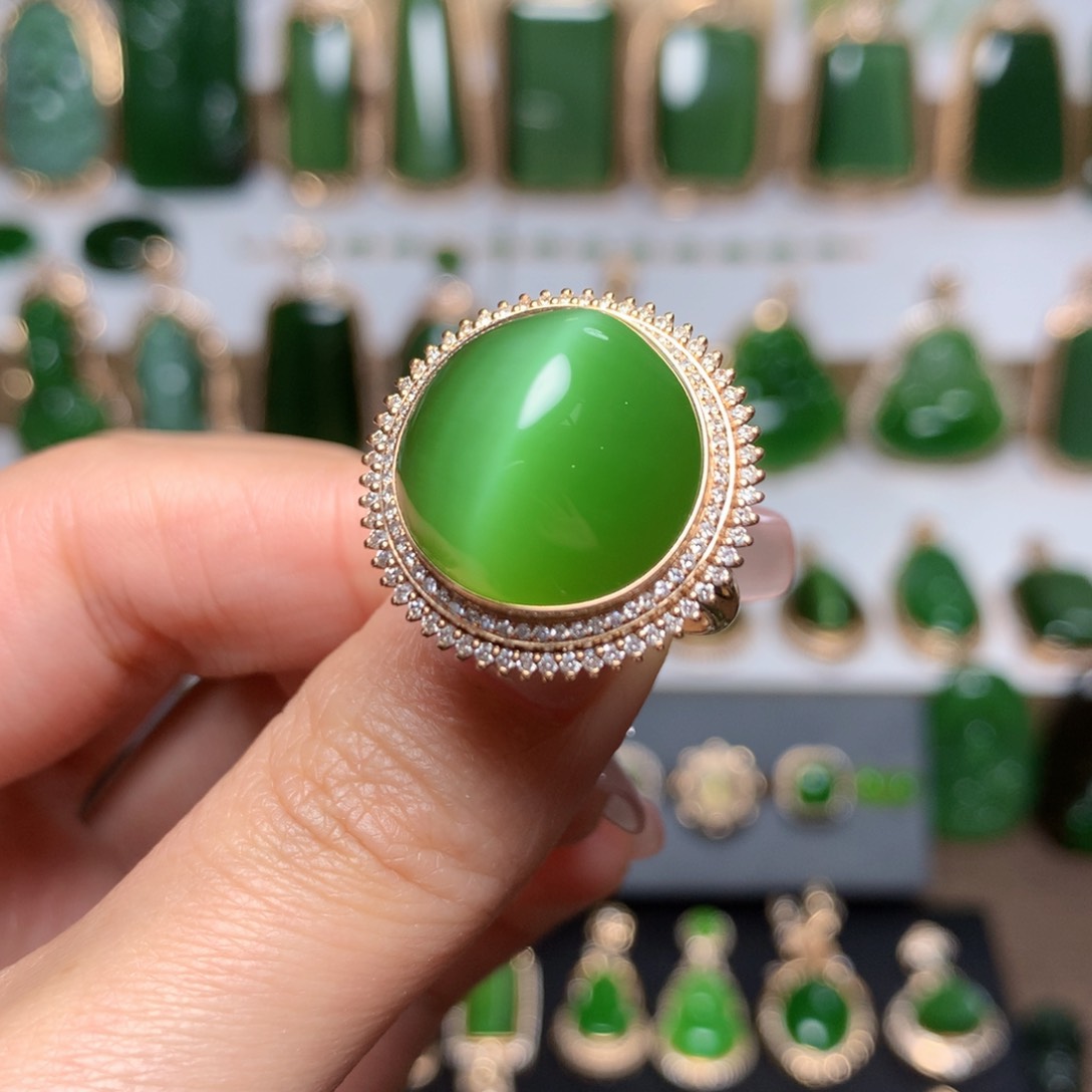 和田玉（碧玉）戒指18K金镶嵌