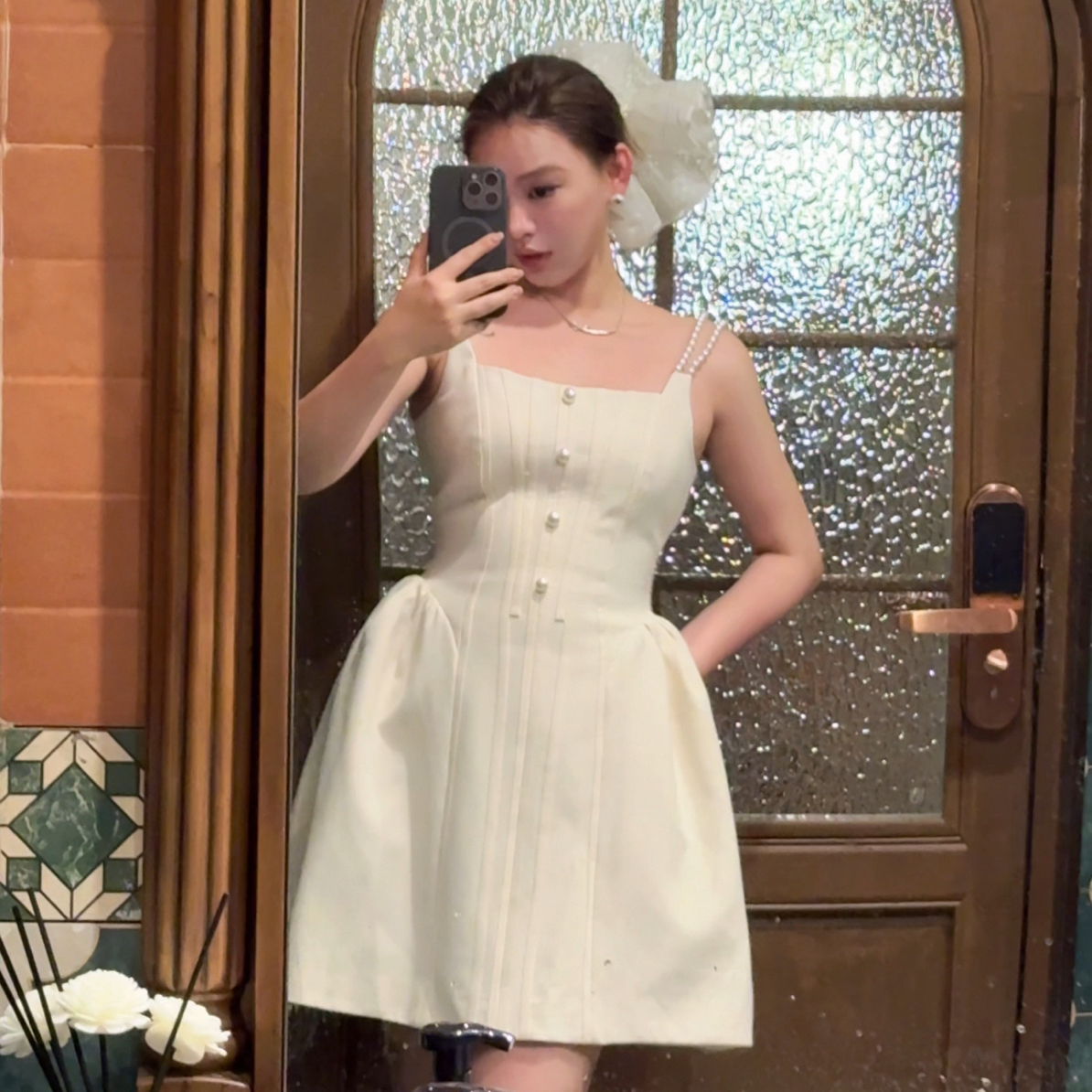 Osh 修身型显瘦网红设计感小香气质时尚名媛珍珠吊带收腰连衣裙