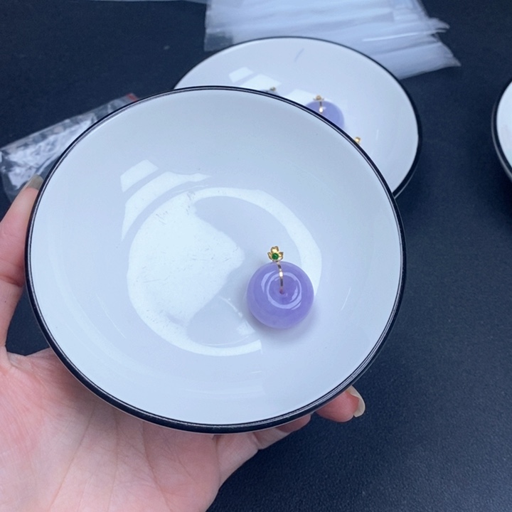 冰***灵翡翠18K金镶嵌颈饰翡翠