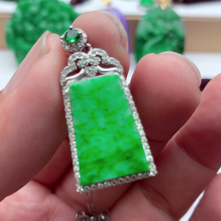 翡翠未镶嵌吊坠(不含链)