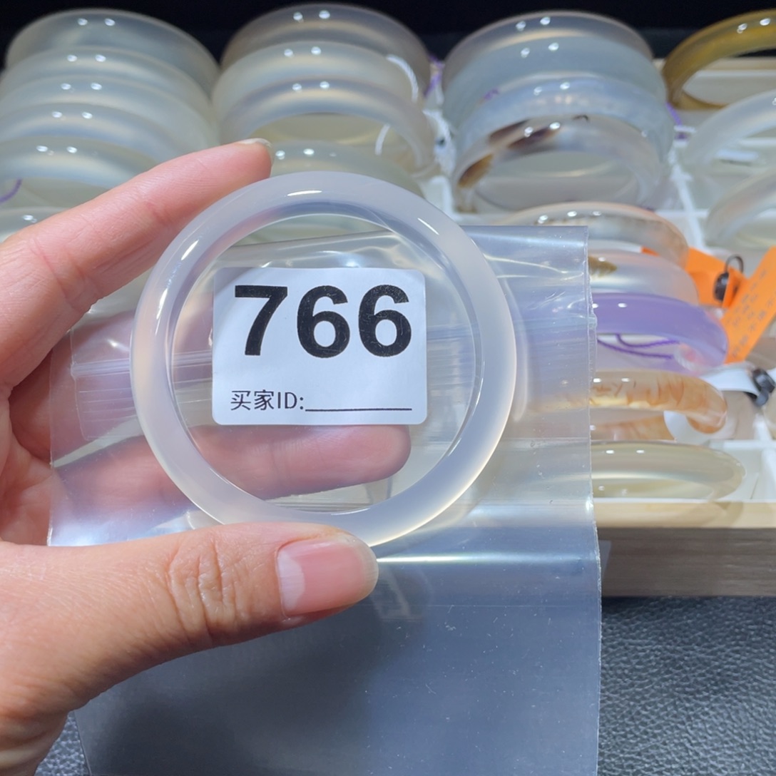 手镯玛瑙/玉髓未镶嵌A****y