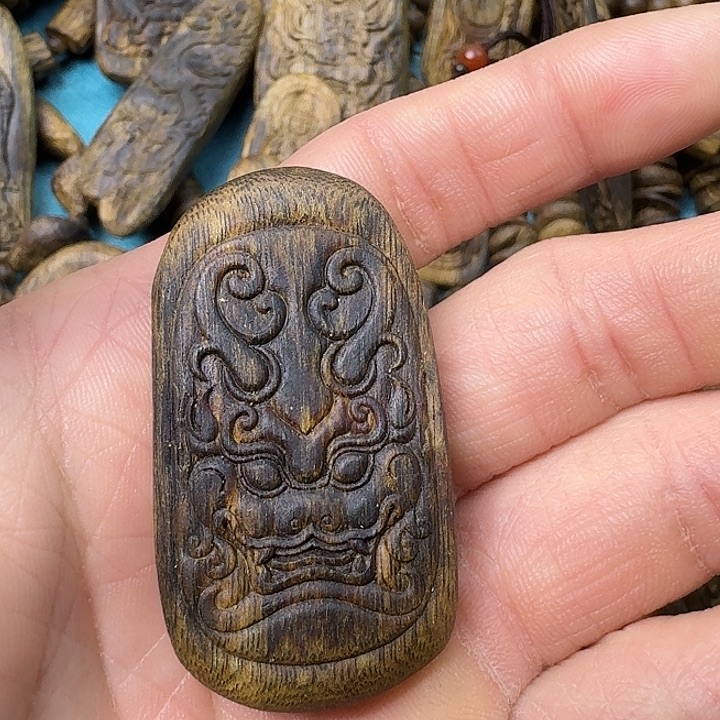 沉香吊坠墨**青沉香沉浮老料08发一