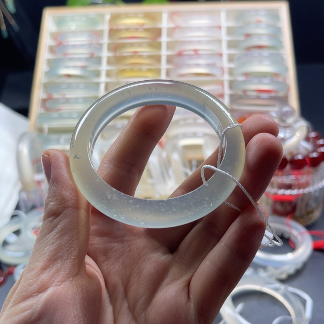 玛瑙/玉髓未镶嵌手镯