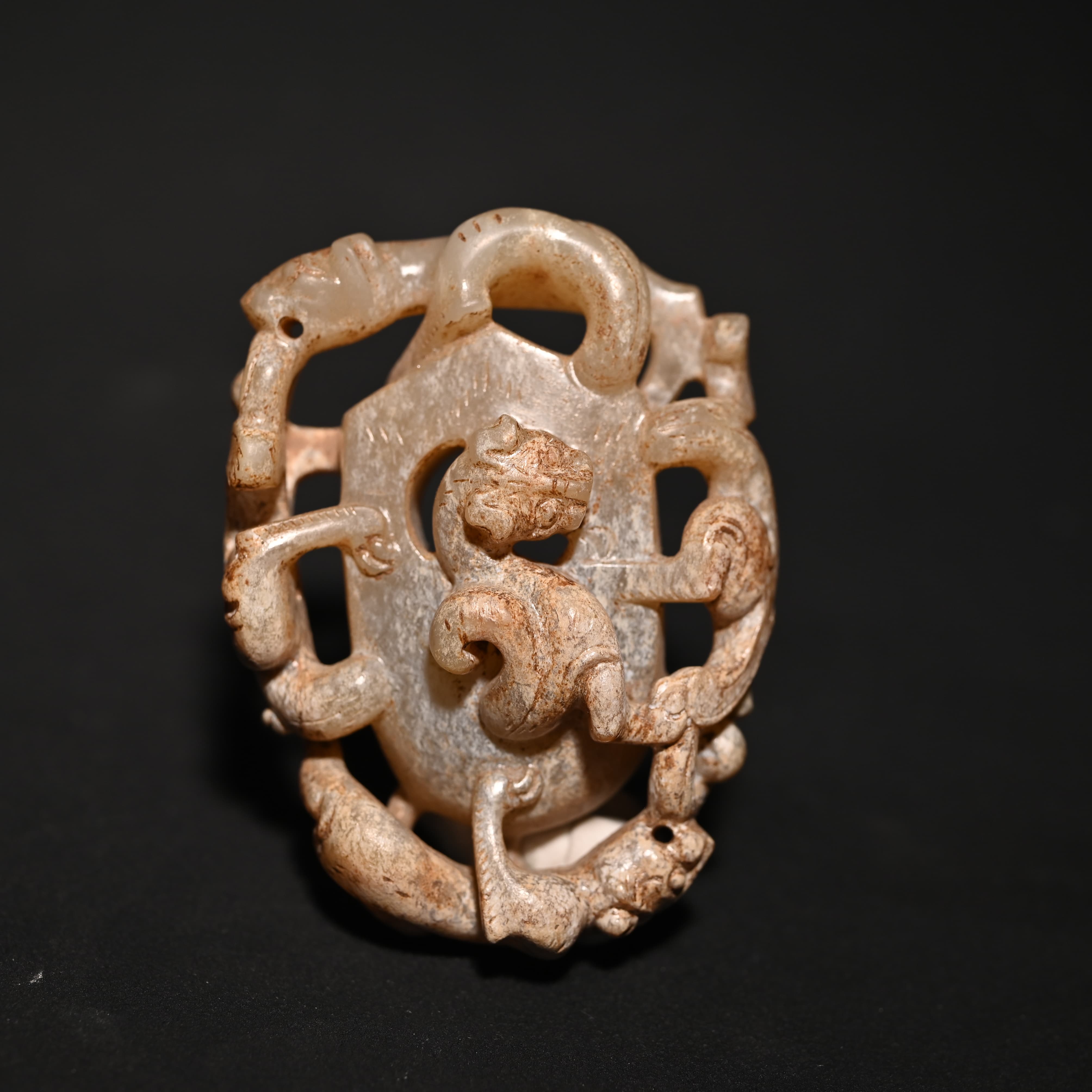 明代高浮雕螭龙虎纹鸡心佩/SG467470/集萃斋