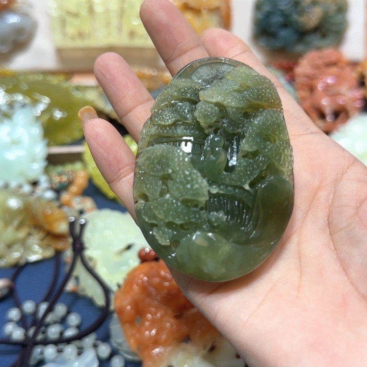 未镶嵌蛇纹石玉吊坠壮*